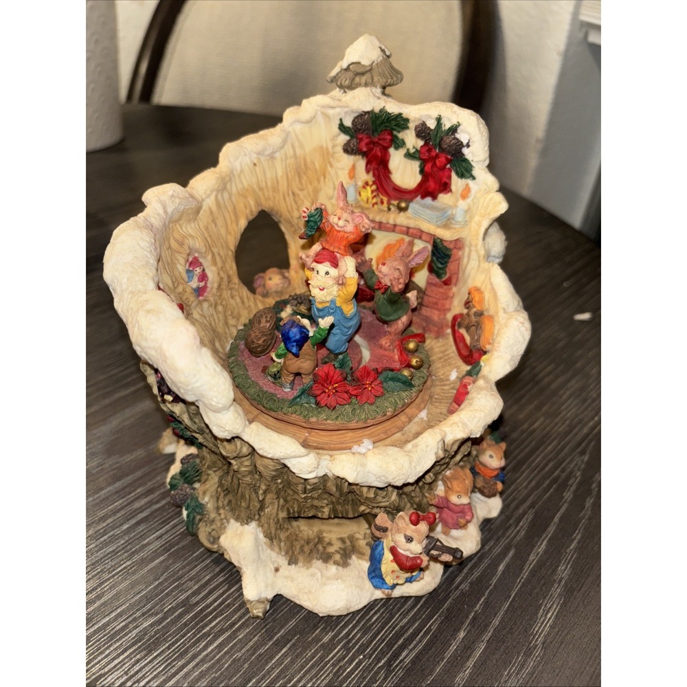 Vintage Music Box Ceramic Santa/elf/rabbits in tree spinning Plays‎ Melody